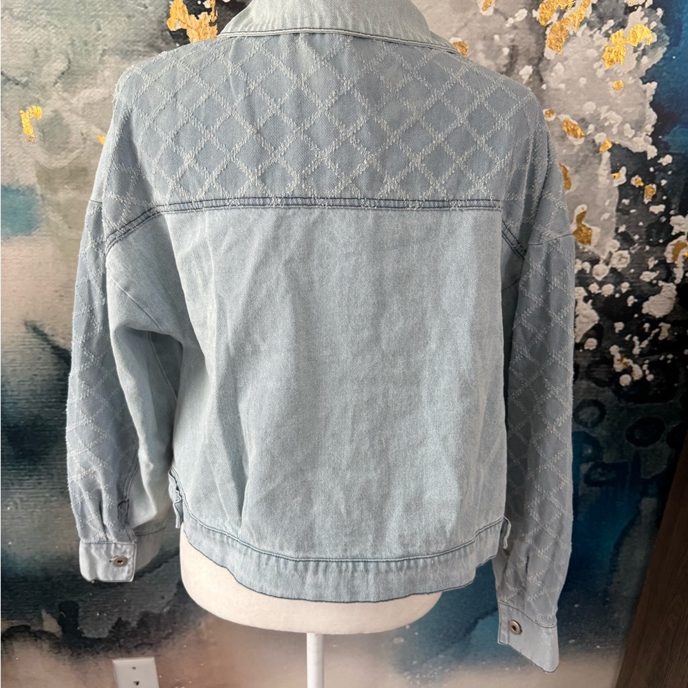 New In | Texture Contrast Jean Jacket - Picture 2 of 7